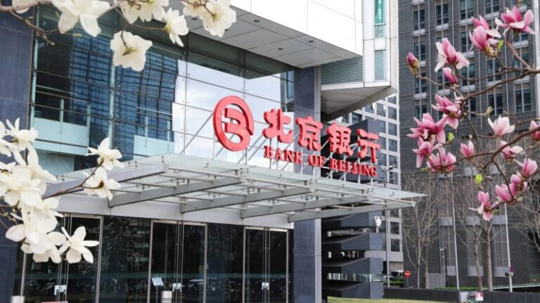 人民医疗机构 筑起守护生命的坚固防线